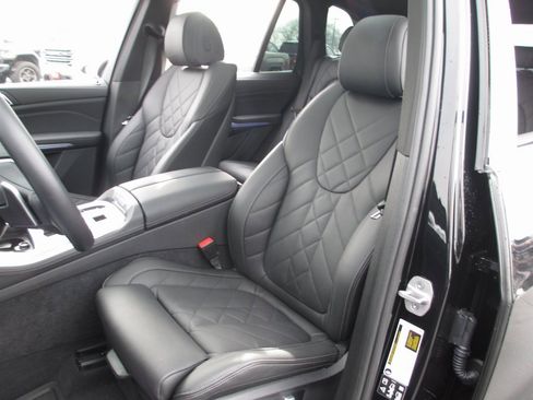 Used 2024 BMW X5 xDrive40i w/ Premium Package image 18