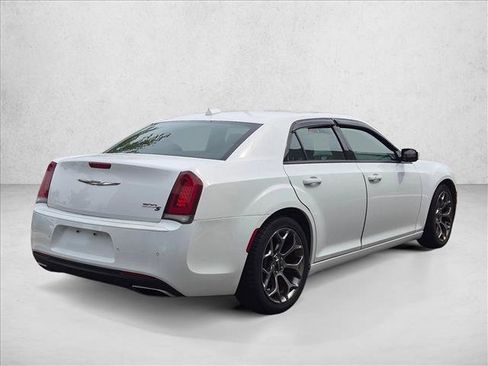 Used 2015 Chrysler 300 S RWD image 5