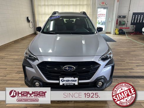 Used 2025 Subaru Outback Onyx Edition AWD/4WD image 7