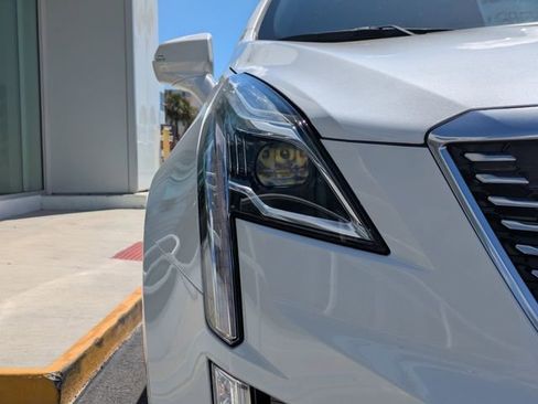 Certified 2025 Cadillac XT5 Luxury w/ LPO, Floor Liner Package FWD image 10