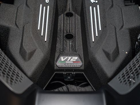 Used 2024 Lamborghini Revuelto AWD/4WD image 24