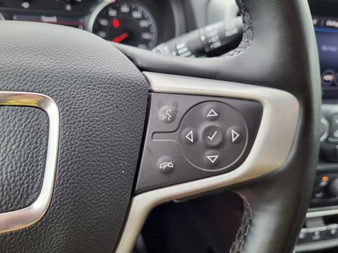 Used 2024 GMC Terrain SLT image 24