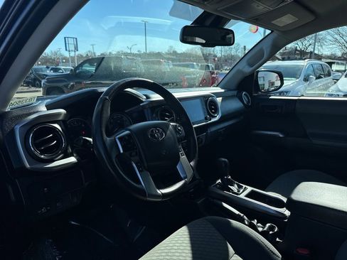Used 2023 Toyota Tacoma SR5 AWD/4WD image 14