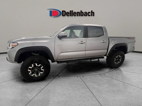 Used 2021 Toyota Tacoma TRD Off-Road w/ Technology Package AWD/4WD image 2
