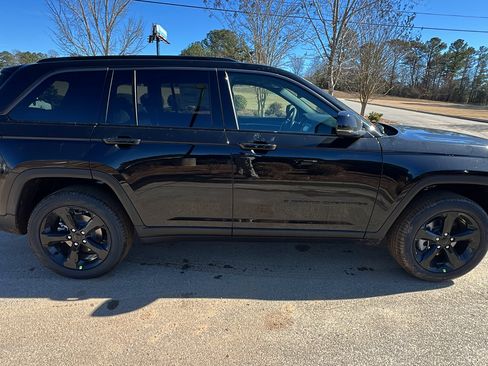 New 2026 Jeep Grand Cherokee Limited image 7