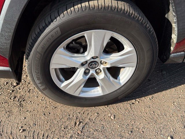 Used 2020 Toyota RAV4 XLE FWD image 10