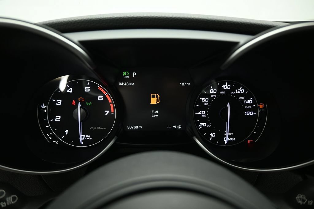 Used 2022 Alfa Romeo Giulia Ti RWD image 11