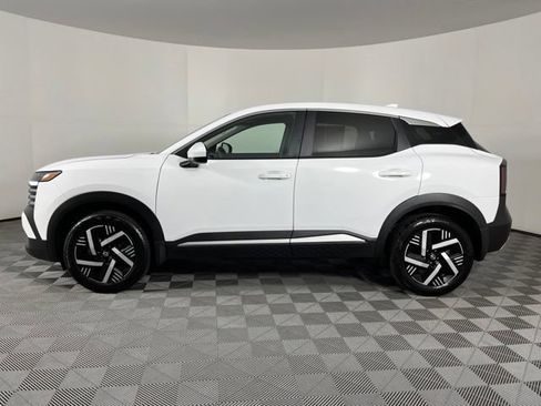 Used 2025 Nissan Kicks SV FWD image 6