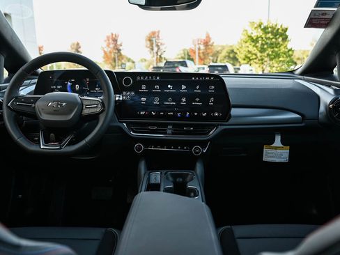 New 2025 Chevrolet Equinox EV RS w/ LPO, Trailering Package image 15