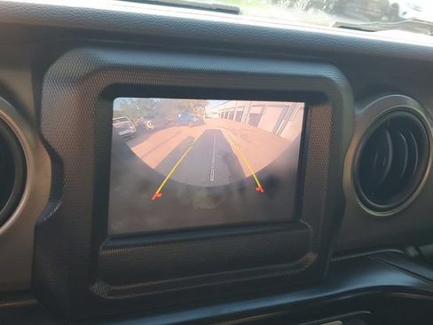 Used 2022 Jeep Wrangler Sport AWD/4WD image 13