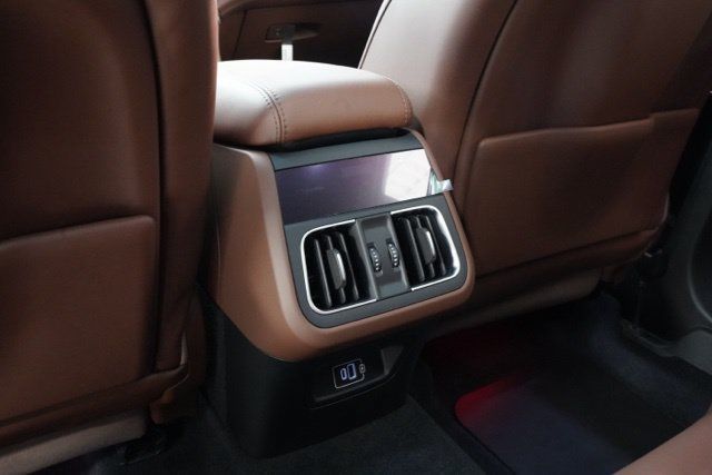 Used 2025 Maserati Grecale Modena AWD/4WD image 27