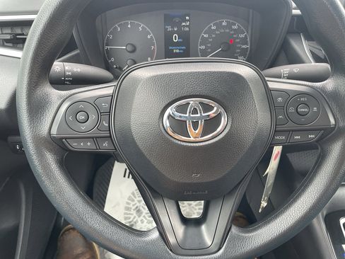 Used 2025 Toyota Corolla LE image 19