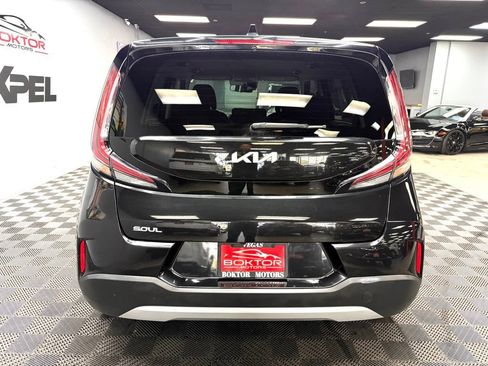 Used 2023 Kia Soul LX w/ Option Group 015 FWD image 12