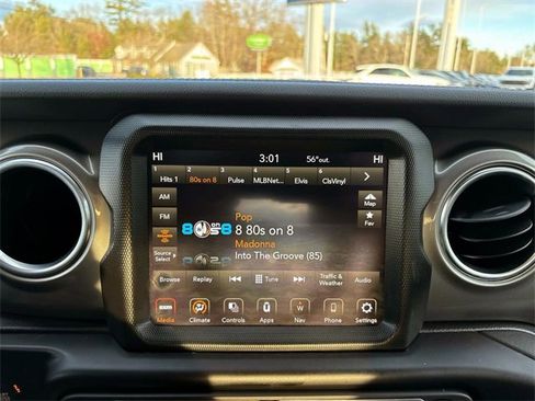 Used 2022 Jeep Wrangler Unlimited Sahara image 25