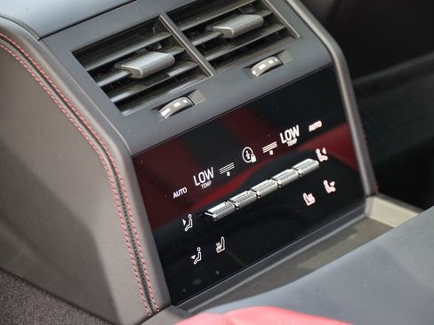 Certified 2025 Porsche Panamera 4 AWD/4WD image 38