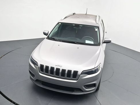 Used 2020 Jeep Cherokee Latitude FWD image 11