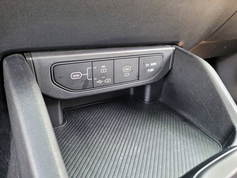 Used 2025 Kia K4 LXS image 19