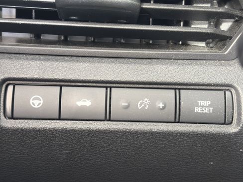 Certified 2021 Nissan Altima 2.5 SV w/ SV Premium Package AWD/4WD image 29