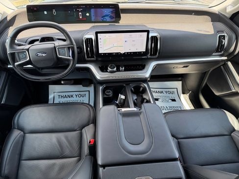 Used 2025 Ford Expedition Platinum AWD/4WD image 18