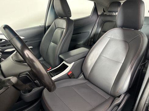 Used 2019 Chevrolet Bolt Premier w/ Infotainment Package FWD image 21