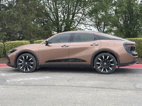 Used 2024 Toyota Crown Platinum image 6