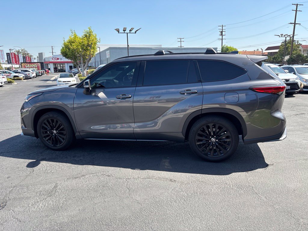 Used 2021 Toyota Highlander XSE FWD image 7