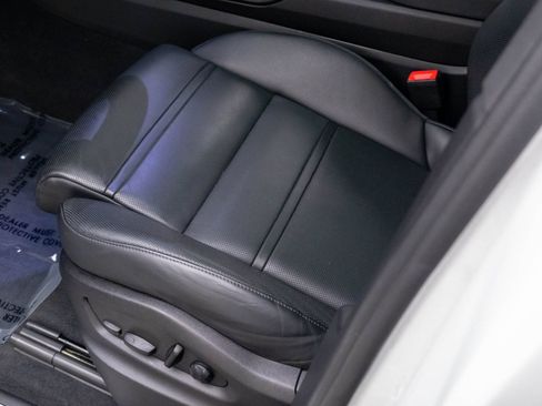 Used 2022 Porsche Cayenne Platinum Edition AWD/4WD image 15