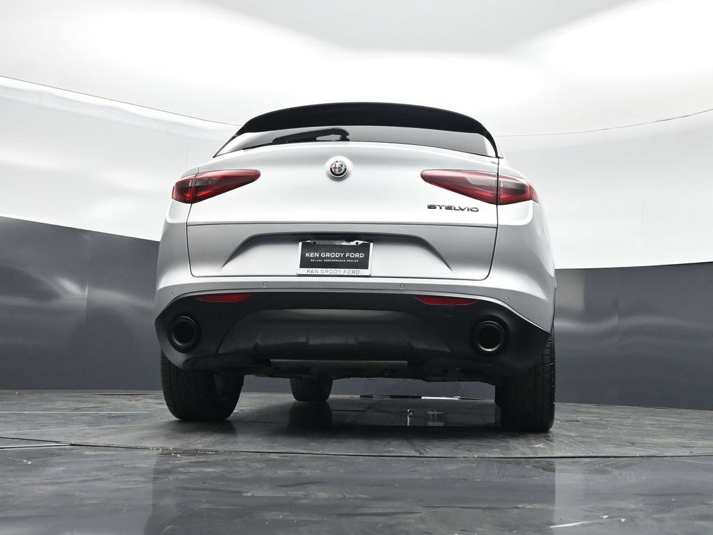 Used 2020 Alfa Romeo Stelvio w/ Nero Edizione RWD image 46