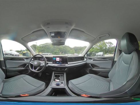 Used 2026 Volkswagen Tiguan SE AWD/4WD image 44