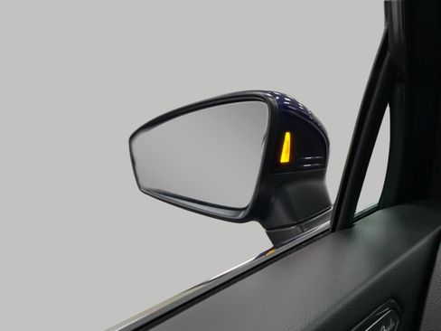 Certified 2024 Volkswagen Tiguan SEL R-Line AWD/4WD image 19