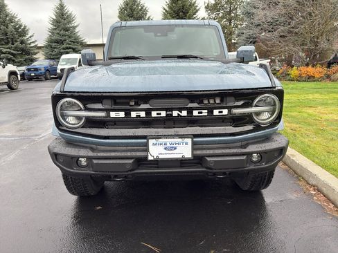 New 2025 Ford Bronco Outer Banks image 2