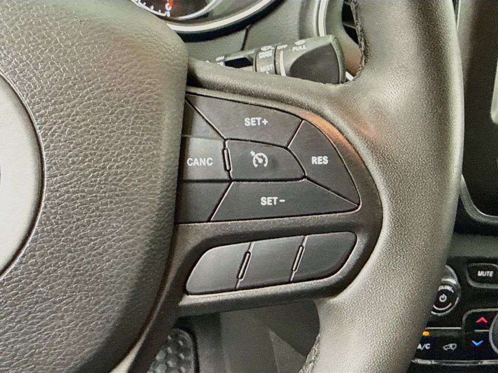 Used 2022 Jeep Cherokee Trailhawk w/ Comfort/Convenience Group AWD/4WD image 24