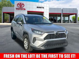 Used 2019 Toyota RAV4 LE image 1