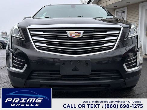 Used 2018 Cadillac XT5 AWD image 2