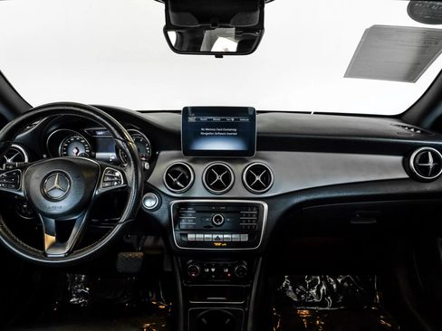 Used 2018 Mercedes-Benz CLA 250 image 12