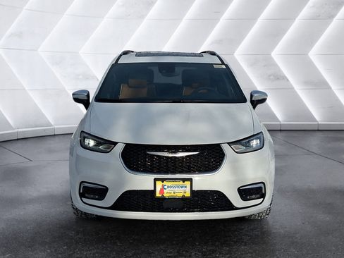 New 2026 Chrysler Pacifica Pinnacle image 9