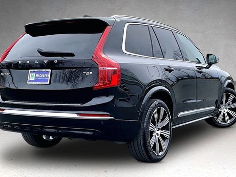 Certified 2025 Volvo XC90 T8 Ultra w/ Lounge Package image 6