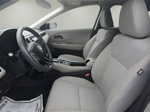 Used 2018 Honda HR-V EX image 11