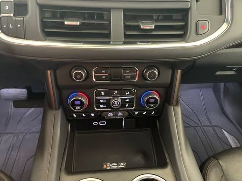Used 2023 Chevrolet Suburban High Country w/ Advanced Technology Package AWD/4WD image 21