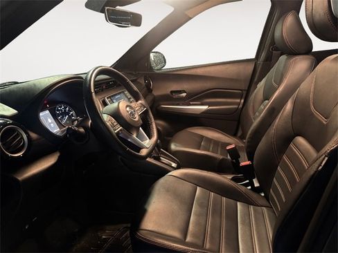 Used 2020 Nissan Kicks SR w/ SR Premium Package image 9