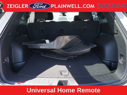 Used 2023 Chevrolet Blazer LT w/ Convenience Package FWD image 10