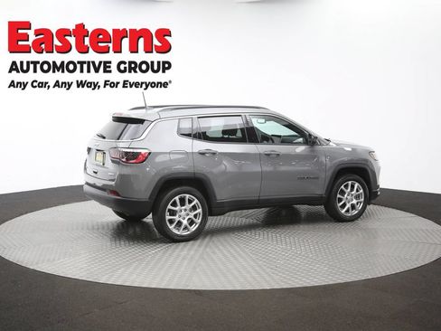 Used 2023 Jeep Compass Latitude AWD/4WD image 41