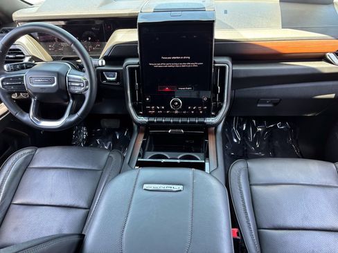 Used 2025 GMC Yukon XL Denali AWD/4WD image 13