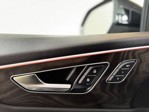 Used 2021 Audi Q8 Premium Plus image 23