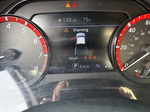 Used 2024 Nissan Frontier PRO-4X AWD/4WD image 18