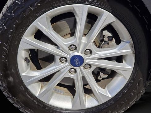 Used 2018 Ford Escape SE FWD image 18