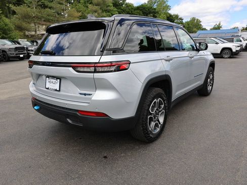 Used 2023 Jeep Grand Cherokee Trailhawk w/ Luxury Tech Group III AWD/4WD image 7