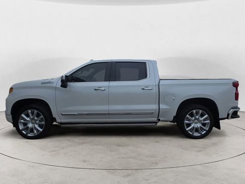 Used 2023 Chevrolet Silverado 1500 High Country w/ High Country Premium Package AWD/4WD image 2