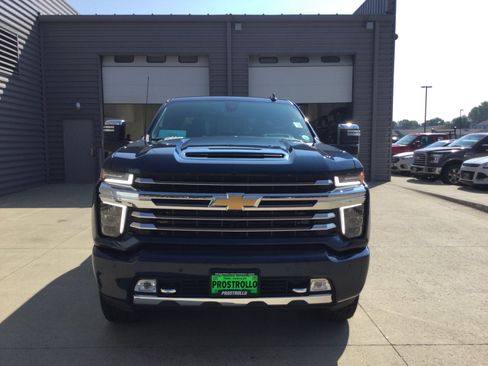 Used 2021 Chevrolet Silverado 2500 High Country w/ Z71 Off-Road Package AWD/4WD image 3