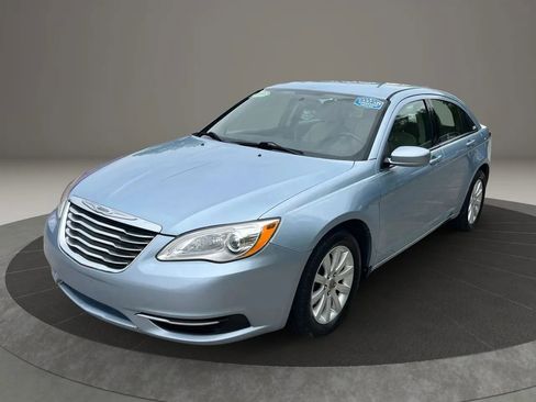 Used 2013 Chrysler 200 Touring FWD image 3